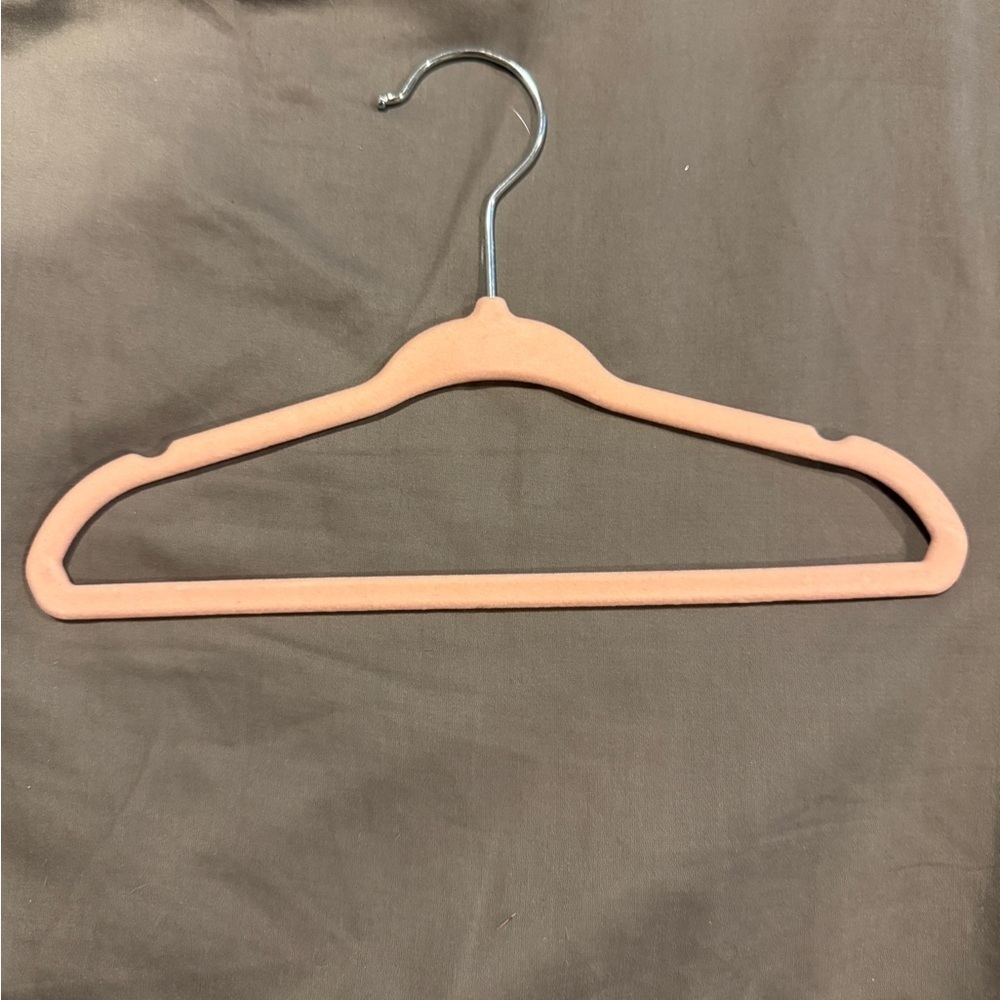 NWOT Girls Pink Velvet Hangers- 50 Hangers - Picture 2 of 4